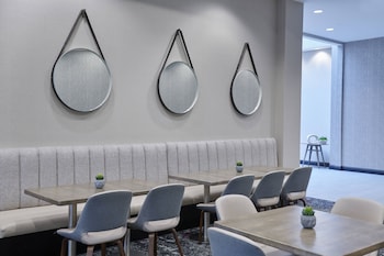 Delta Hotels By Marriott Detroit Novi,Farmington>>Detroit,4 star