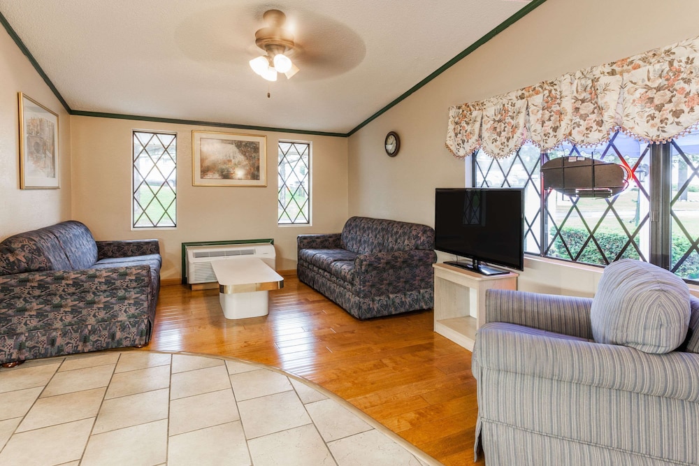 knights inn farmington hill