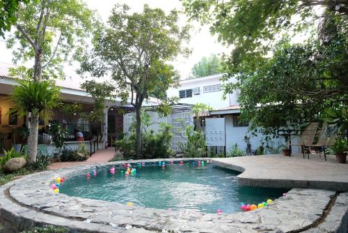 mad monkey dumaguete