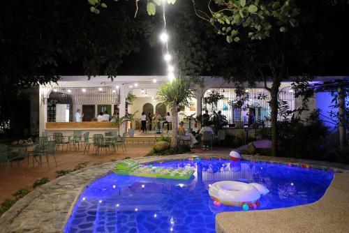 mad monkey dumaguete