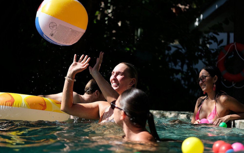 mad monkey dumaguete