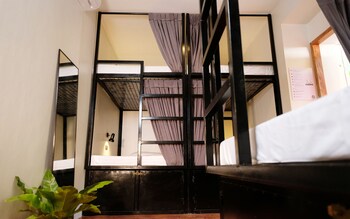 mad monkey dumaguete