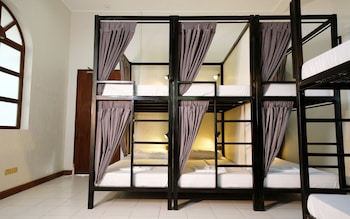 mad monkey dumaguete