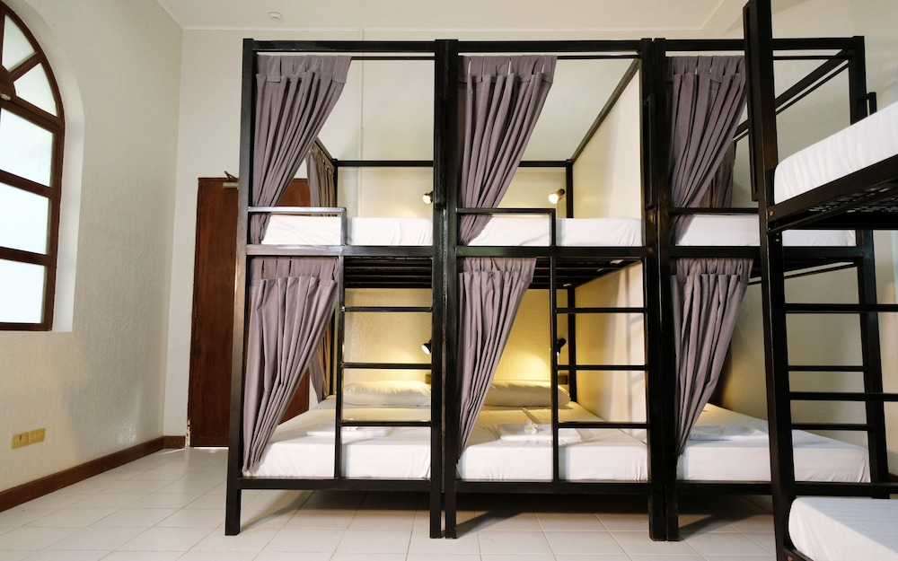 mad monkey dumaguete