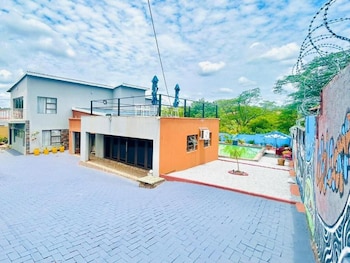 woodpeckers guest house