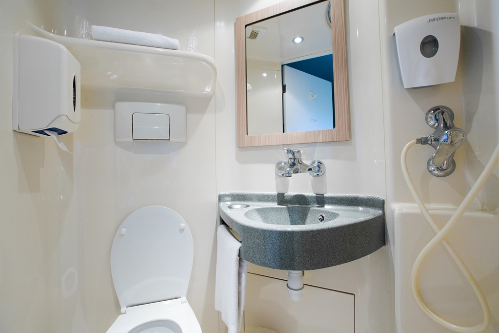 premiere classe angers sud les ponts de ce