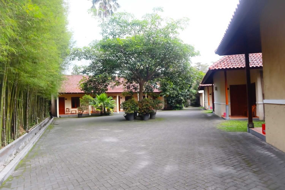 front one resort indraloka temanggung