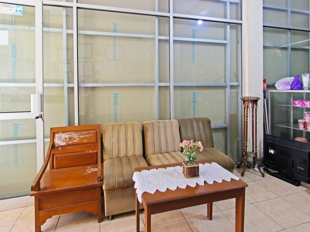 spot on 91563 hotel meilias