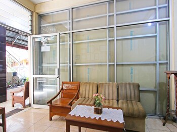 spot on 91563 hotel meilias