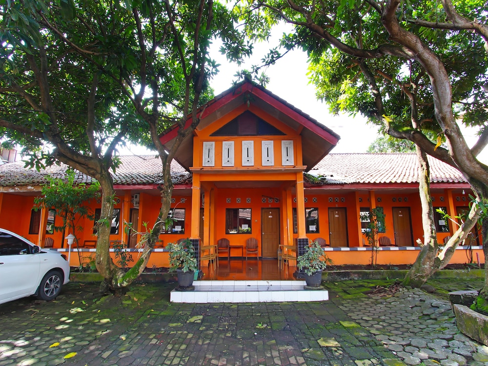 spot on 91563 hotel meilias