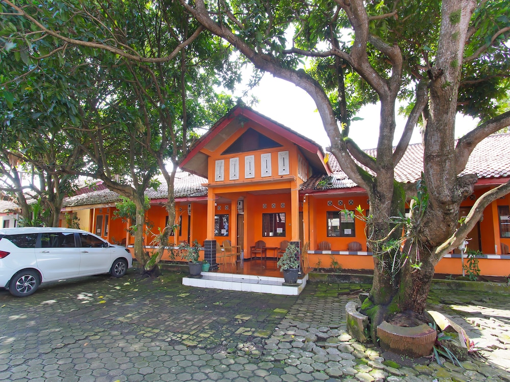 spot on 91563 hotel meilias