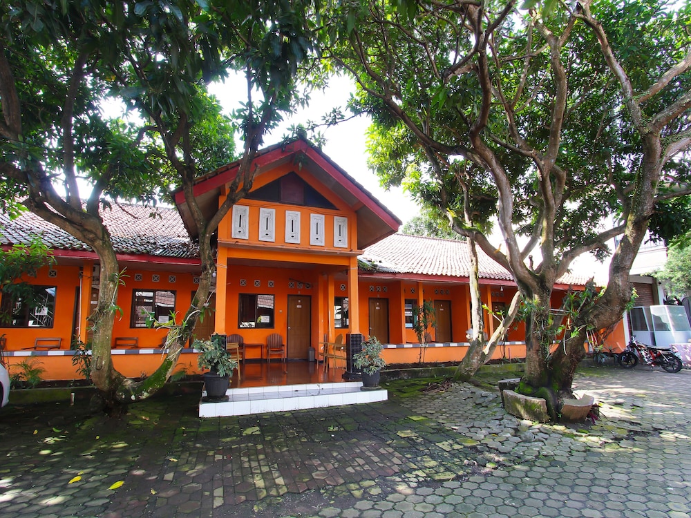 spot on 91563 hotel meilias