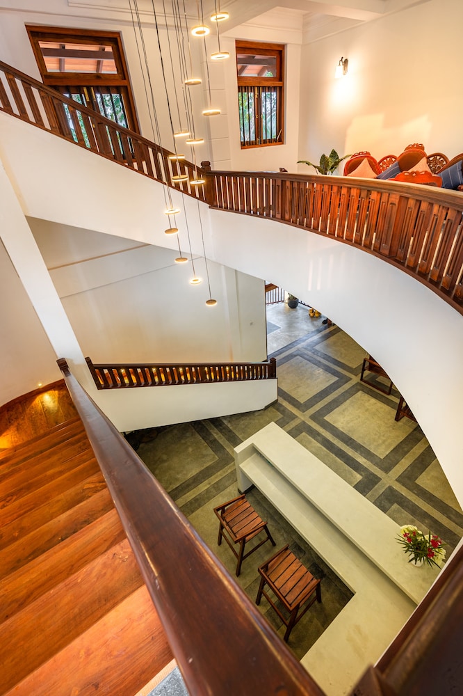 serenity boutique unawatuna