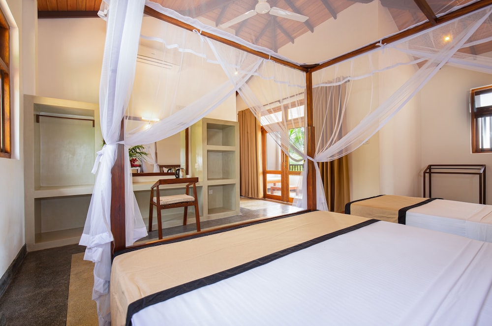 serenity boutique unawatuna