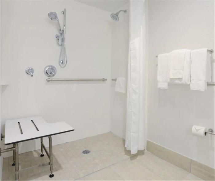holiday inn express indianapolis fishers by ihg