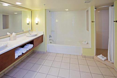holiday inn express indianapolis fishers by ihg