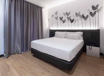 hotel sercotel plana suites