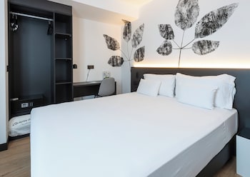 hotel sercotel plana suites