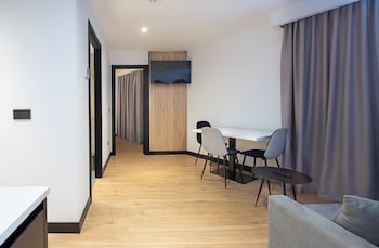 hotel sercotel plana suites