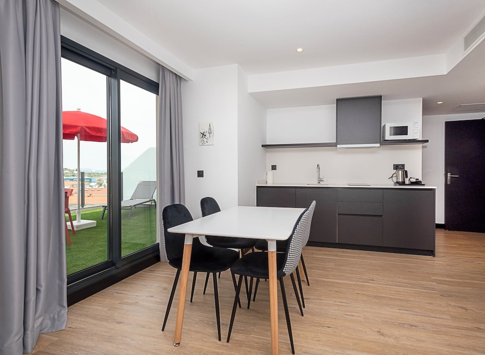 hotel sercotel plana suites