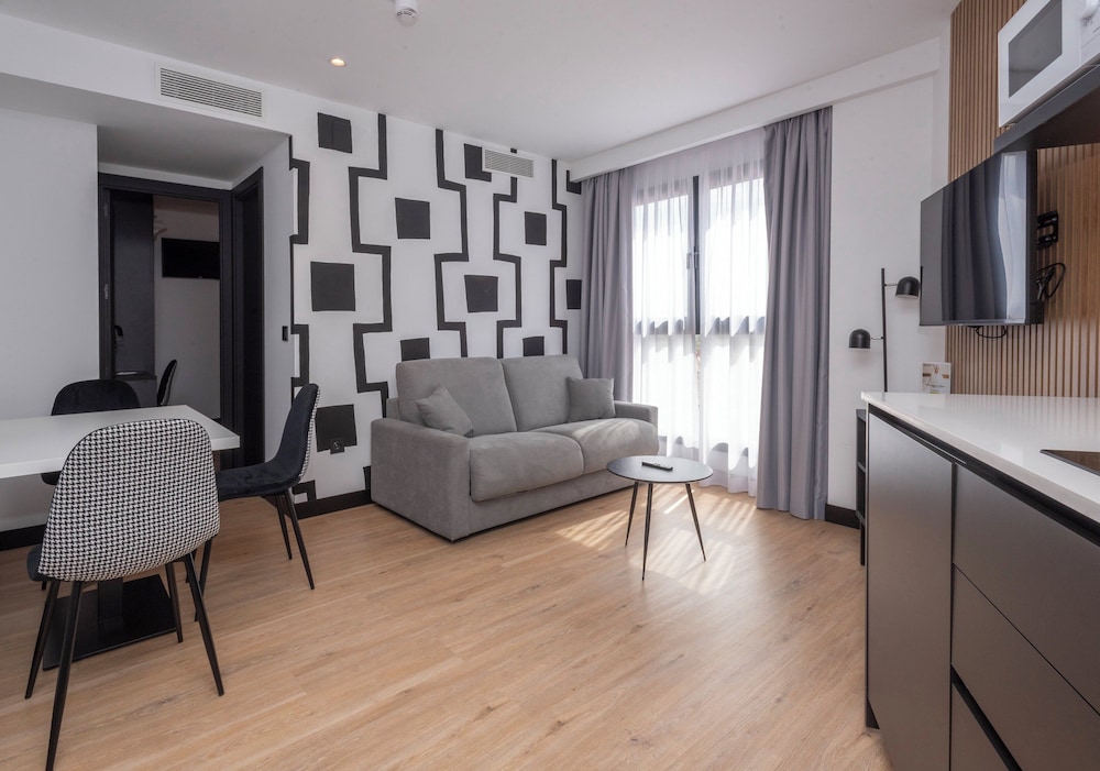 hotel sercotel plana suites