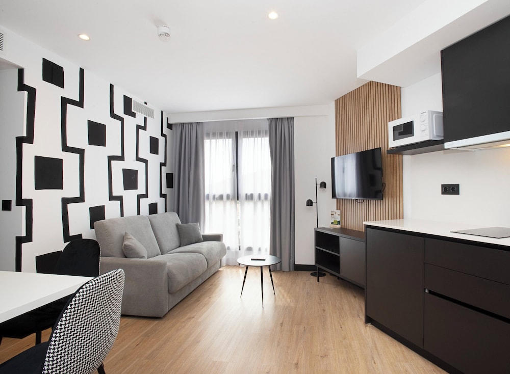 hotel sercotel plana suites