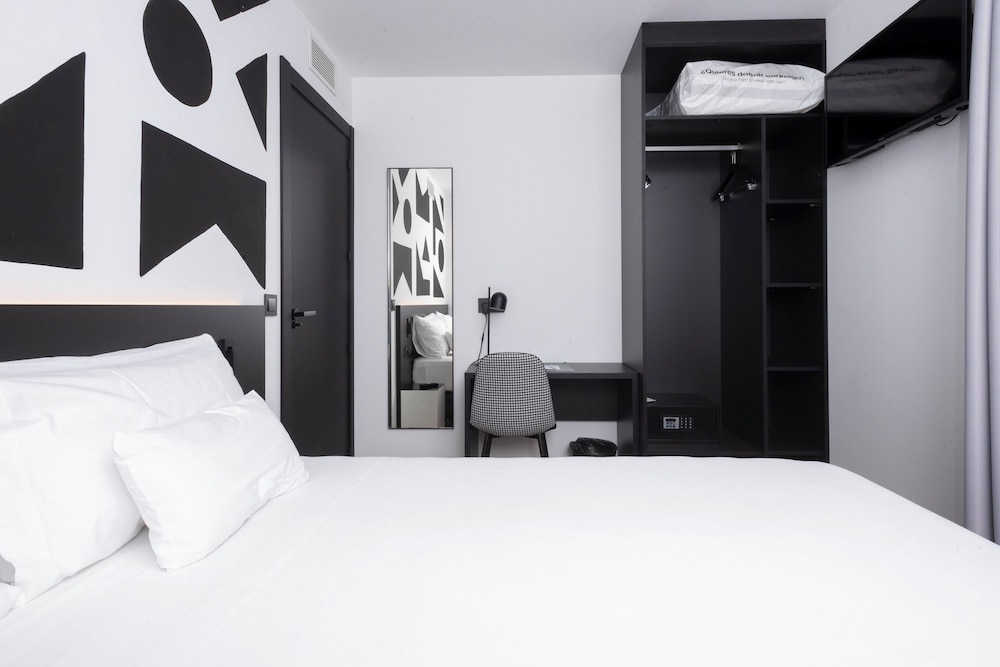 hotel sercotel plana suites