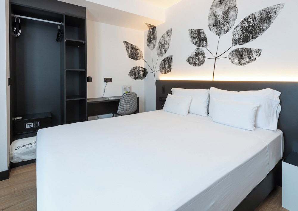 hotel sercotel plana suites