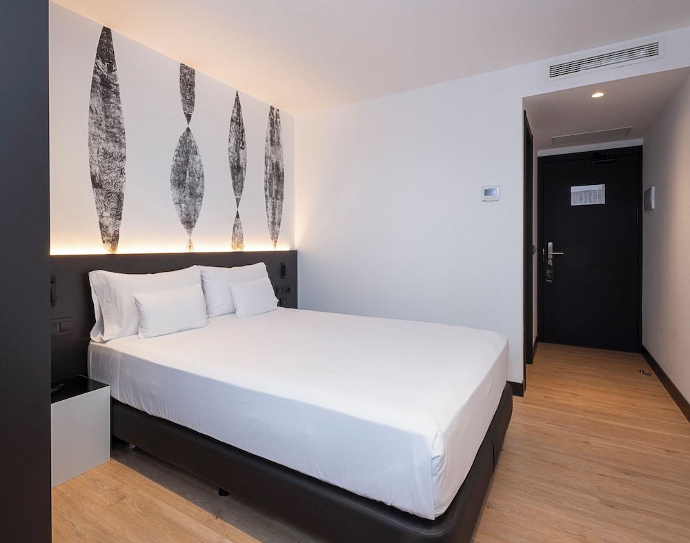 hotel sercotel plana suites