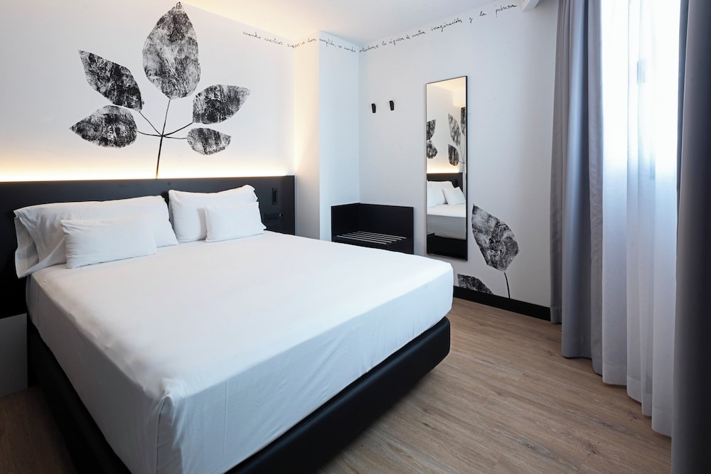 hotel sercotel plana suites