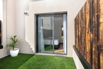 hotel sercotel plana suites