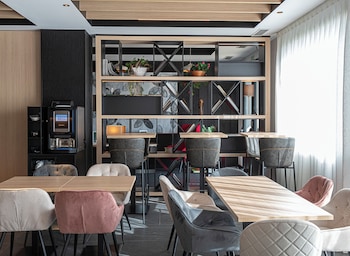 hotel sercotel plana suites