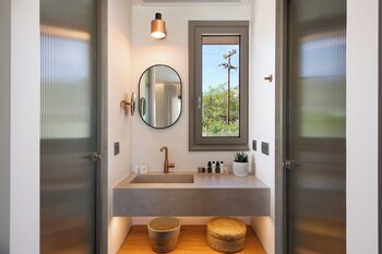reveli suites
