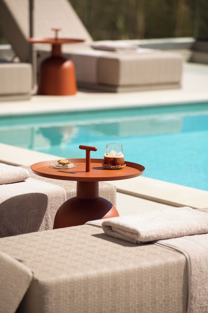 reveli suites