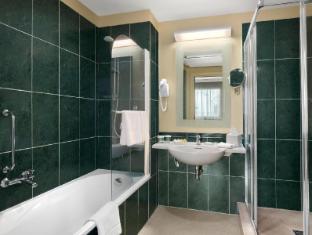 hilton garden inn rome airport