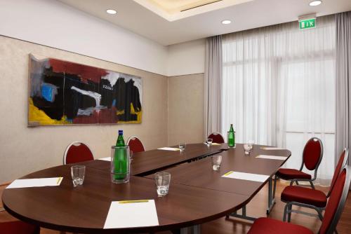 hilton garden inn rome airport