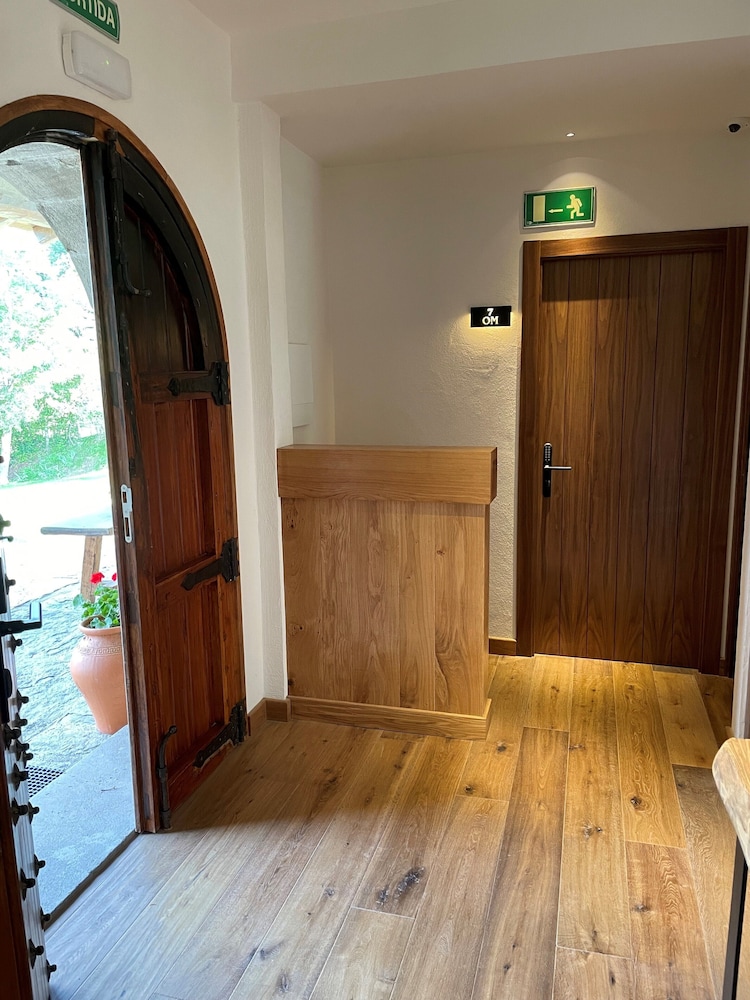 hotel santa llucia rupit