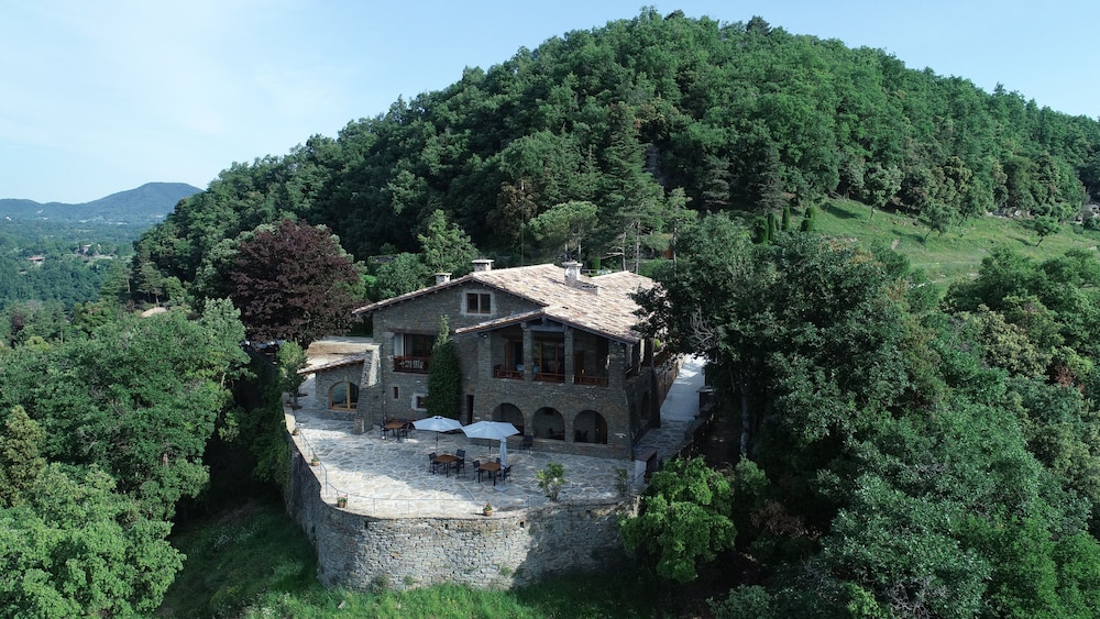 hotel santa llucia rupit