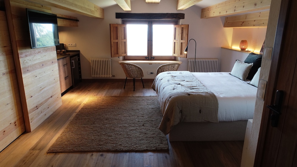 hotel santa llucia rupit