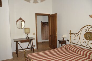 Agriturismo Renai E Monte,In Gambassi Terme,3 star