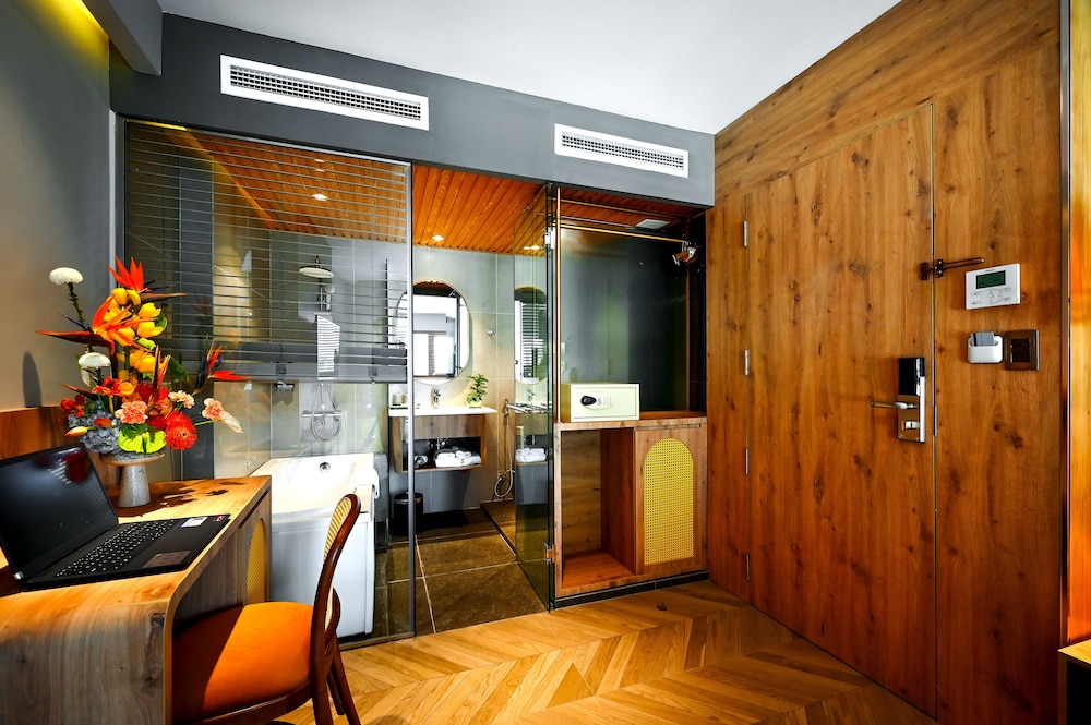 la opera saigon hotel