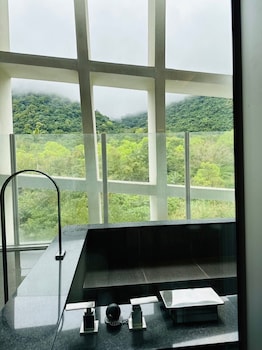 orient luxury hotel jiao xi