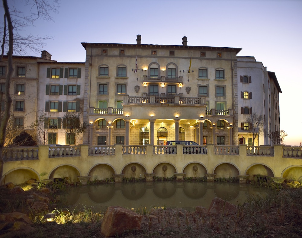 piazza hotel montecasino