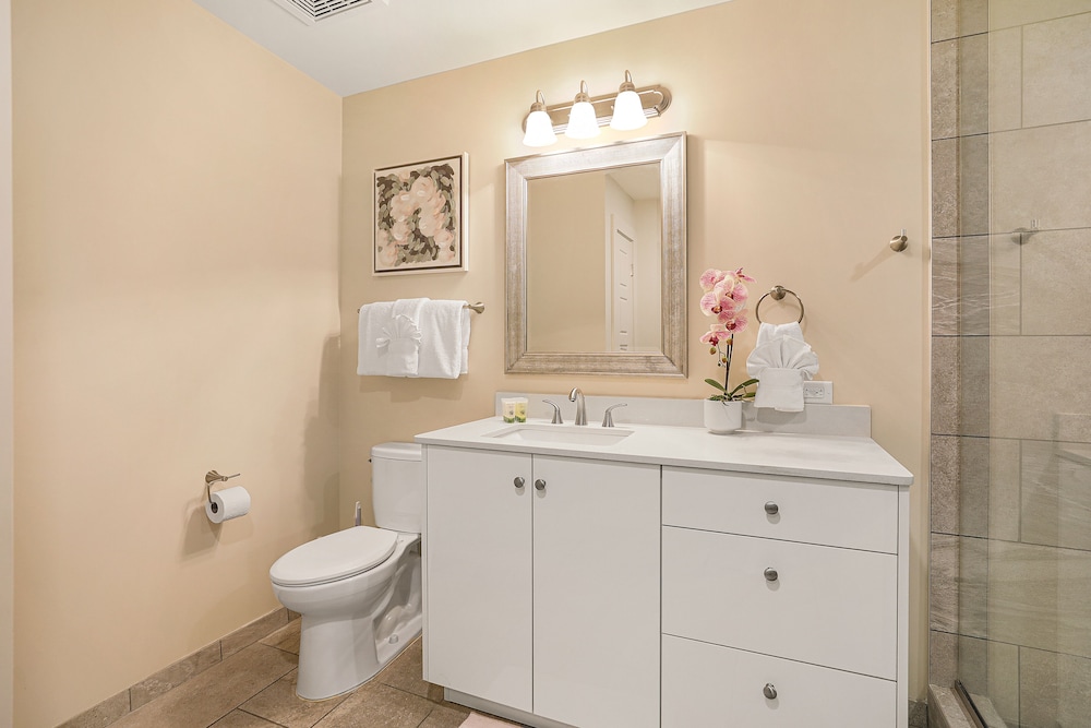 peaceful condo near bourbon street