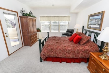 Seven Springs Stonegate 2 Bedroom Standard Condo, Ski-In/Out, Sleeps 8! 2 Condo By Redawning,Middlecreek Township>>Champion,3 star