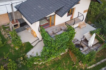 vineyard cottage sonce