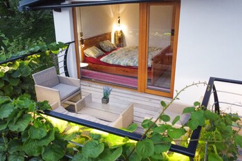 vineyard cottage sonce