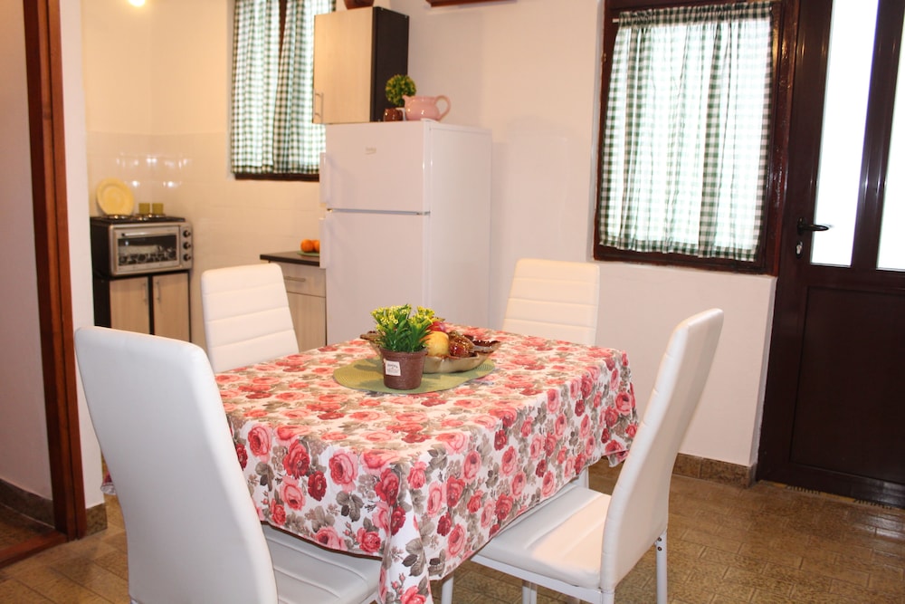 guest house tomanovic