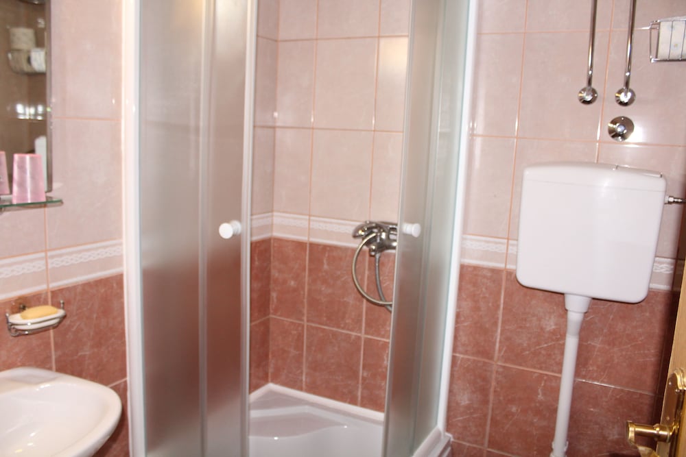 guest house tomanovic