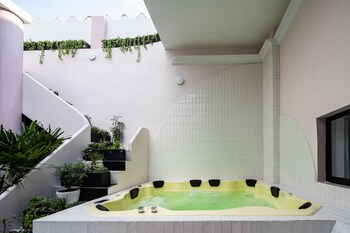 holts hotel de mi independencia